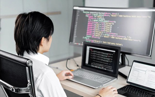 金昌 ,php声明和调用变量的符号是什么？